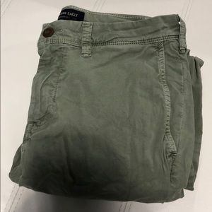 AE Slim 29x32 Green Pants